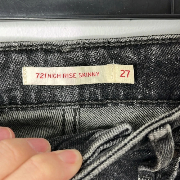 Levi’s 721 High Rise Skinny Ripped Knee Distressed Charcoal Jeans - Picture 4 of 9